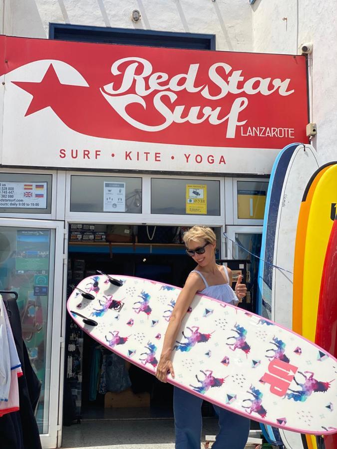 カレタ・デ・ファマラ Red Star Surf & Yoga Camp Lanzaroteホステル エクステリア 写真