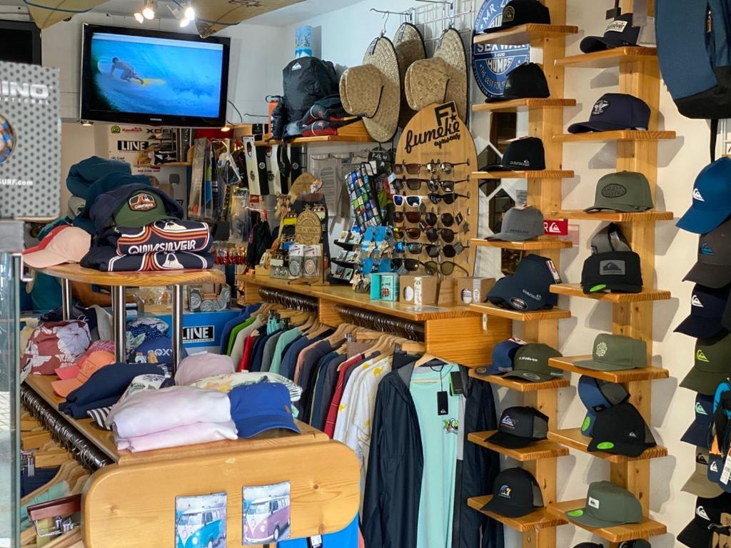 カレタ・デ・ファマラ Red Star Surf & Yoga Camp Lanzaroteホステル エクステリア 写真