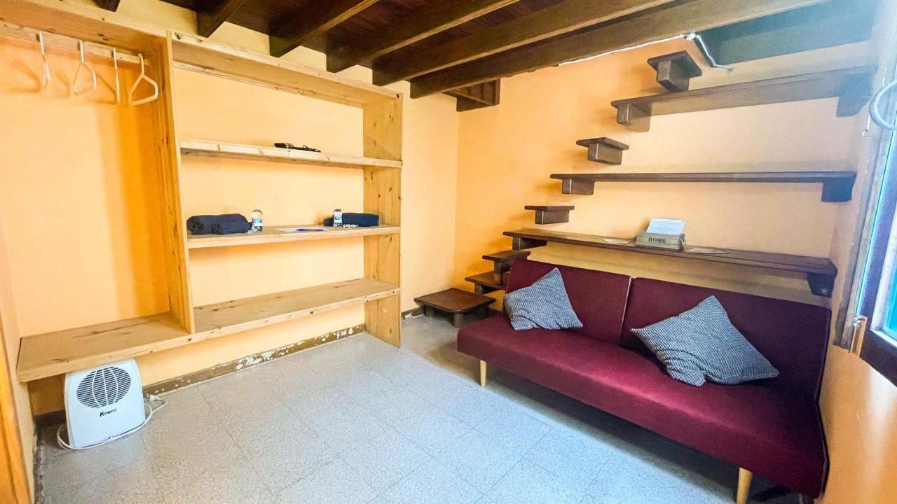 カレタ・デ・ファマラ Red Star Surf & Yoga Camp Lanzaroteホステル エクステリア 写真