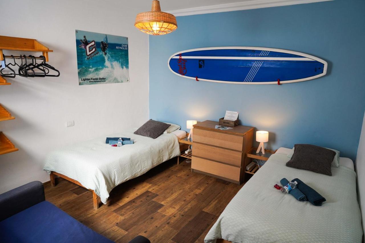 カレタ・デ・ファマラ Red Star Surf & Yoga Camp Lanzaroteホステル エクステリア 写真