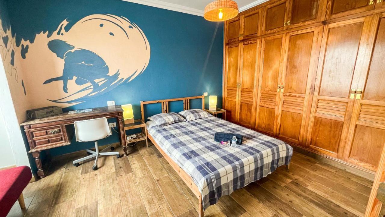 カレタ・デ・ファマラ Red Star Surf & Yoga Camp Lanzaroteホステル エクステリア 写真