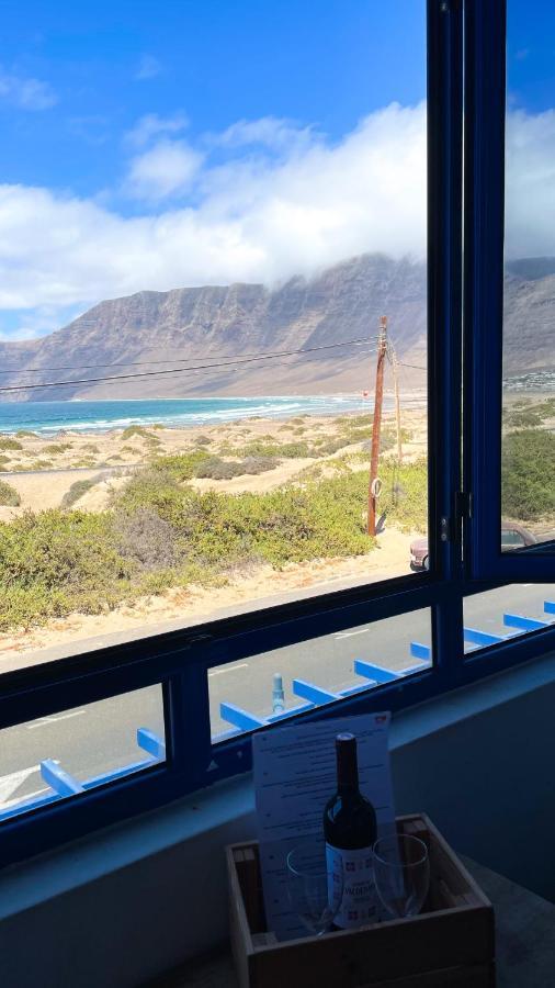 カレタ・デ・ファマラ Red Star Surf & Yoga Camp Lanzaroteホステル エクステリア 写真