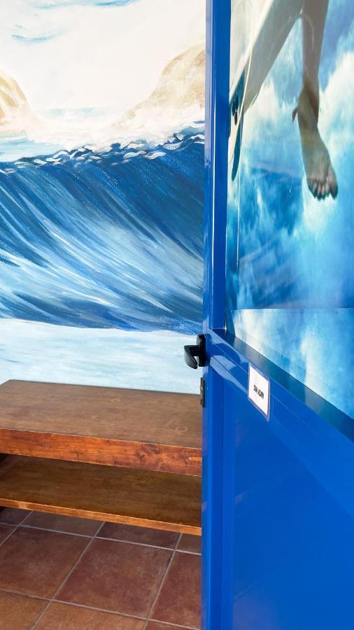 カレタ・デ・ファマラ Red Star Surf & Yoga Camp Lanzaroteホステル エクステリア 写真