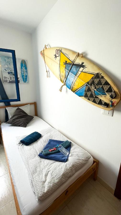 カレタ・デ・ファマラ Red Star Surf & Yoga Camp Lanzaroteホステル エクステリア 写真